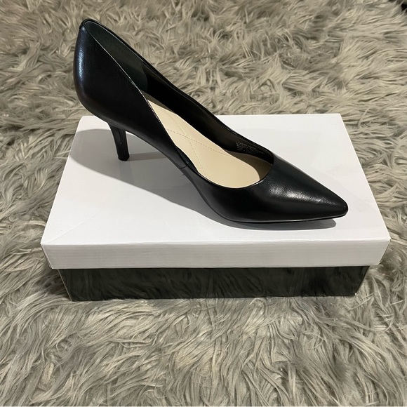 Black Leather Stiletto Jeules Pump - Picture 1 of 10